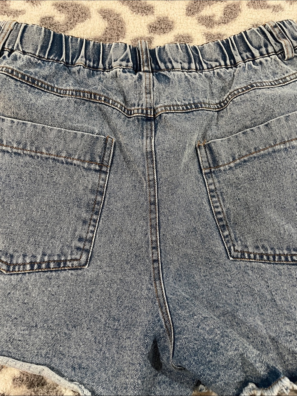 Sunday Edition High-Rise Light Blue Denim Shorts with Raw Hem Size Large NWT - Picture 5 of 6